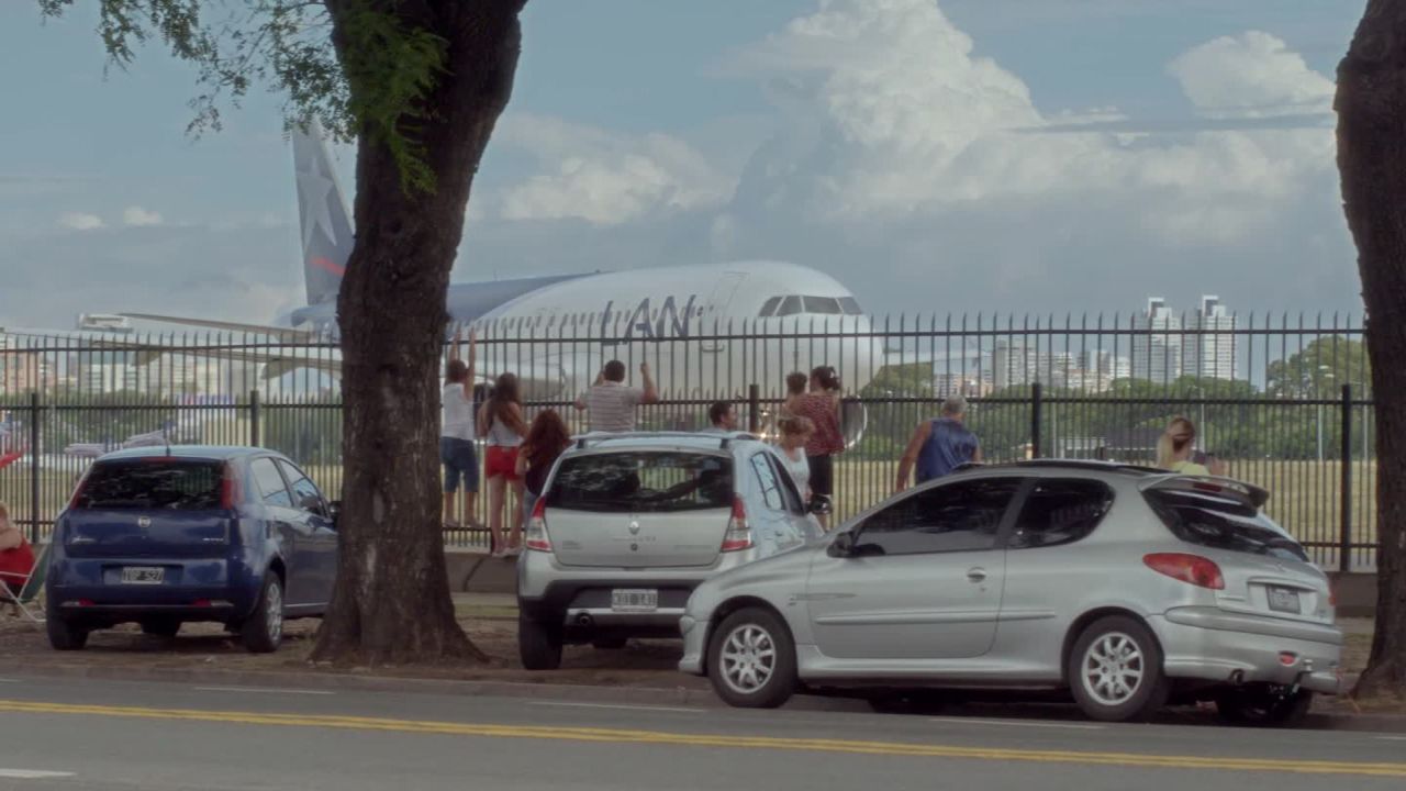 Parts Unknown Anthony Bourdain Buenos Aires Sneak Peek _00002504.jpg