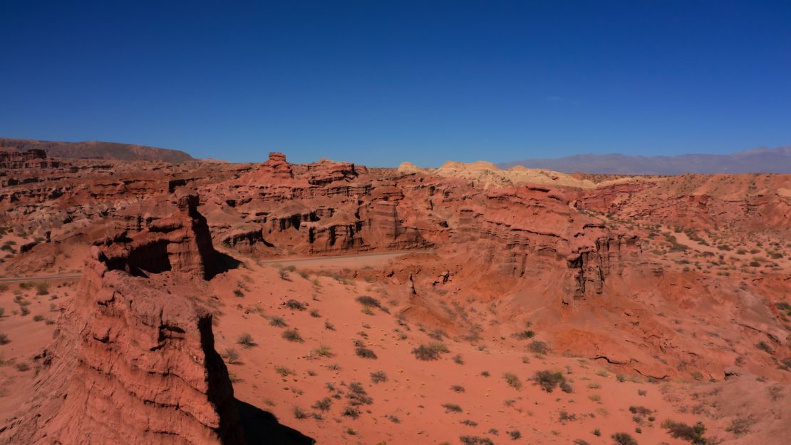 The road through the Calchaquí Valley in northwest Argentina. 